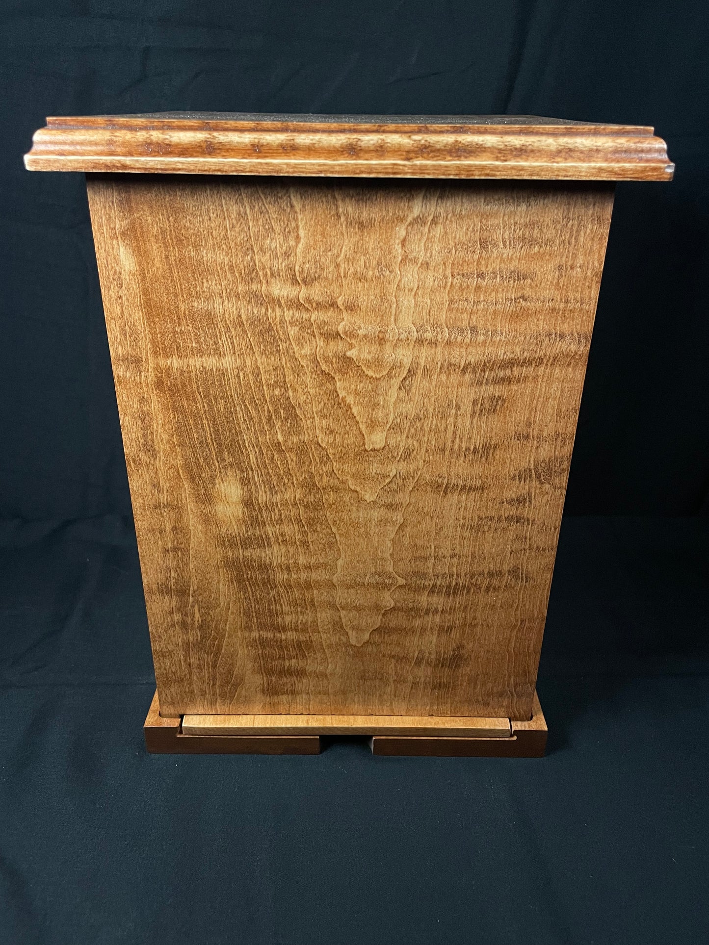 Larger Capacity Urn