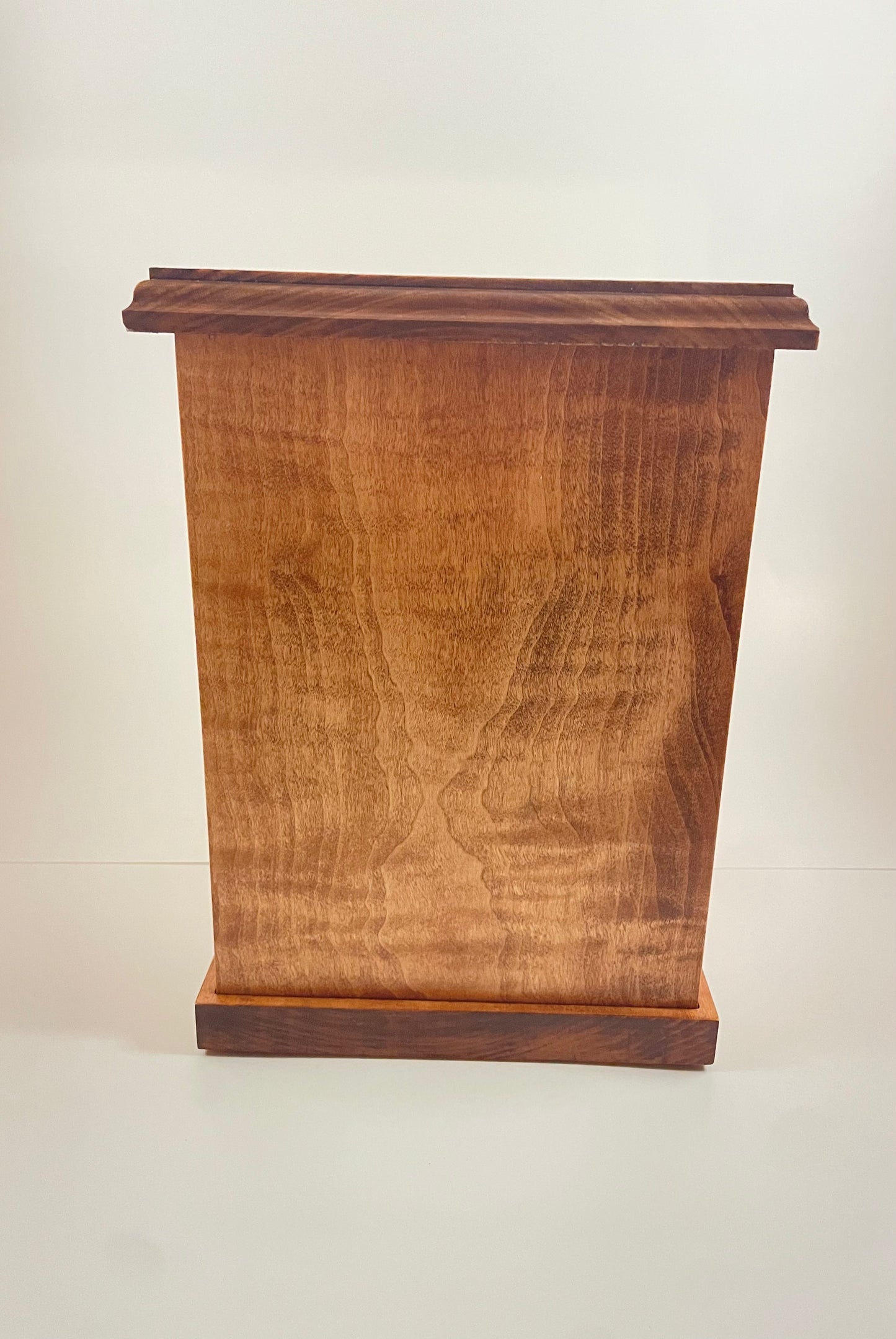 Standard Urn